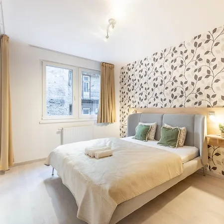 Διαμέρισμα Cozy Sweet Hideaway In The Heart Of
