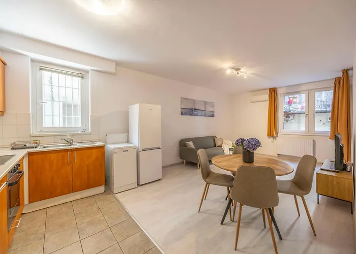 Cozy Sweet Hideaway In The Heart Of Appartement *
